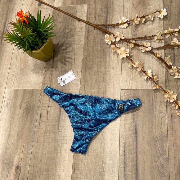 JOLYN Swim Bottom //RARE// - Picture 2 of 6